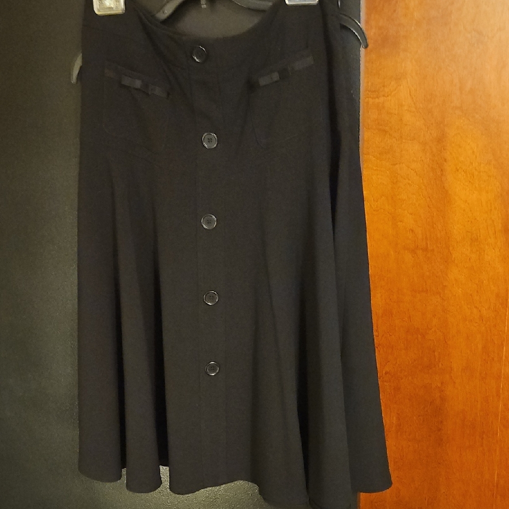 Larry Levine Black Midi Skirt with Button Detail